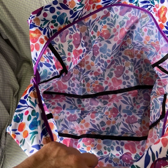 Floral Paw Print Packable Duffel Bag NWT - Picture 9 of 11
